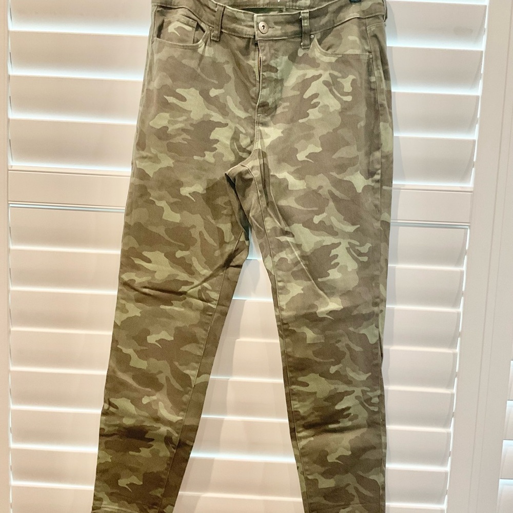 Style & Co. Olive Camouflage Curvy Skinny Pants